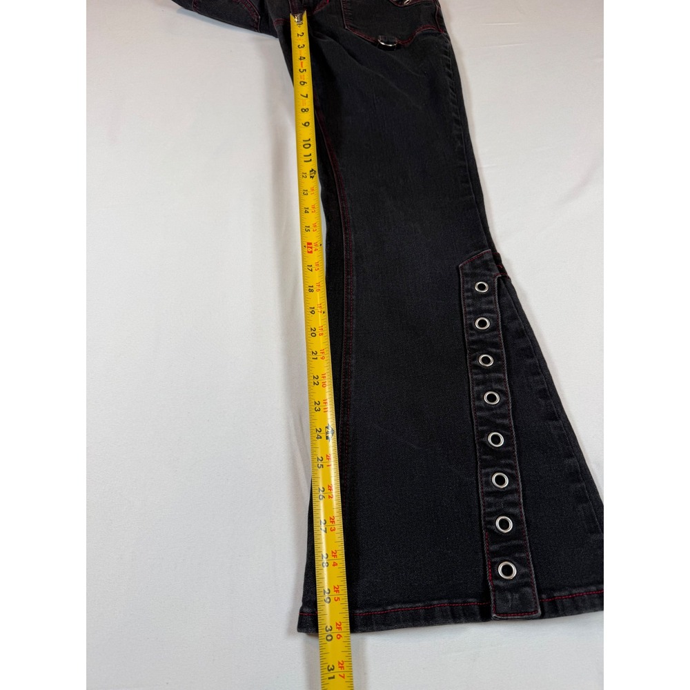 Hot Topic Black Red Contrast Stitch Grommet O-Ring Flare Jean Mall Goth Punk Y2K - Picture 3 of 7